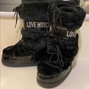 Love moschino moon boots